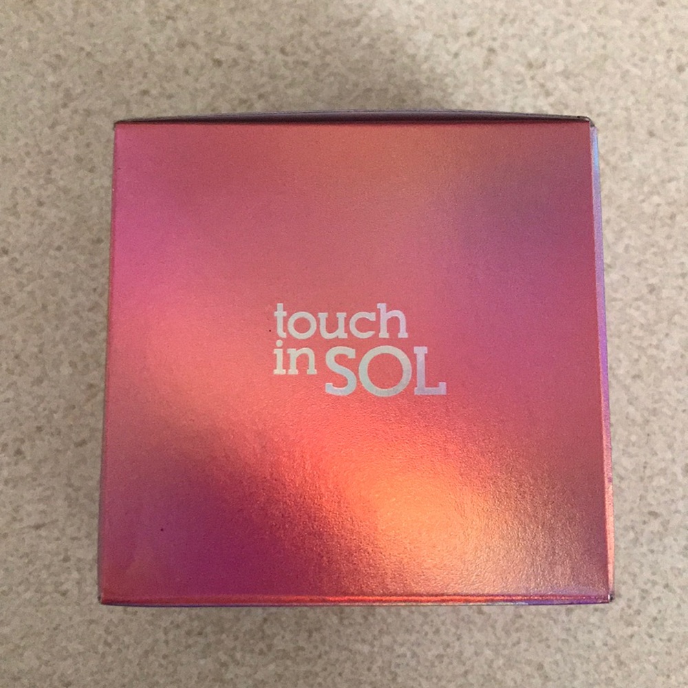 NIB Touch in sol pretty filter glassy skin balm